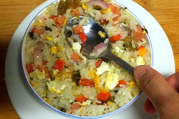 酸菜蛋炒饭的做法图解5
