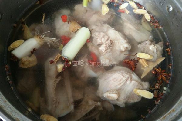 养生猪骨汤的做法图解4