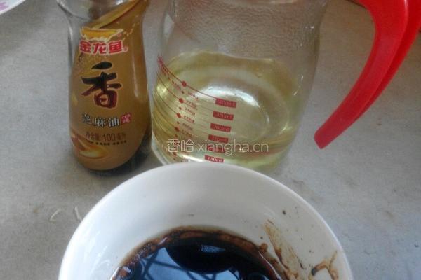 猪肉圆白菜馅饺子的做法图解2