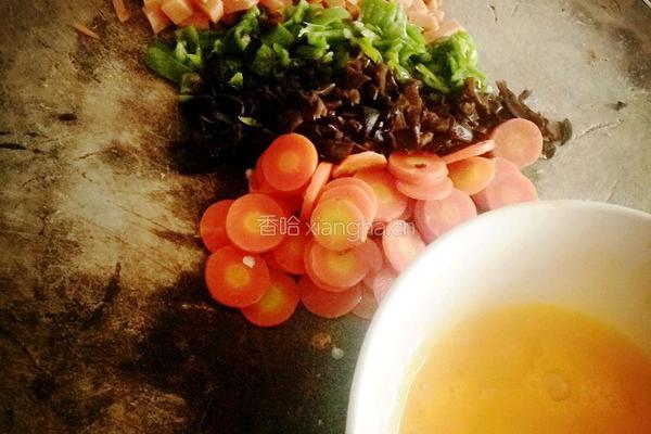 蛋炒饭的做法图解1