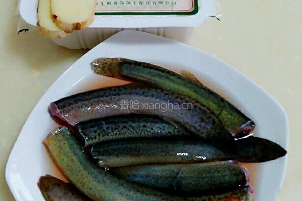 老豆腐泥鳅汤的做法图解1