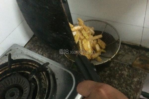 蛋黄南瓜的做法图解2