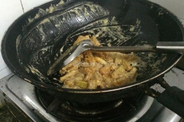 蛋黄南瓜的做法图解5