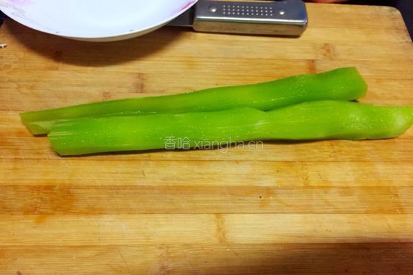 麻辣青笋鸡丝的做法图解2
