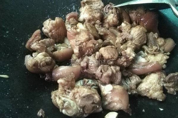 卤猪脚的做法图解4