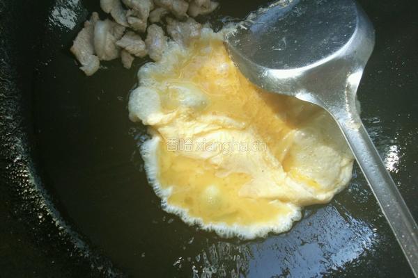 韭香炒河粉的做法图解3