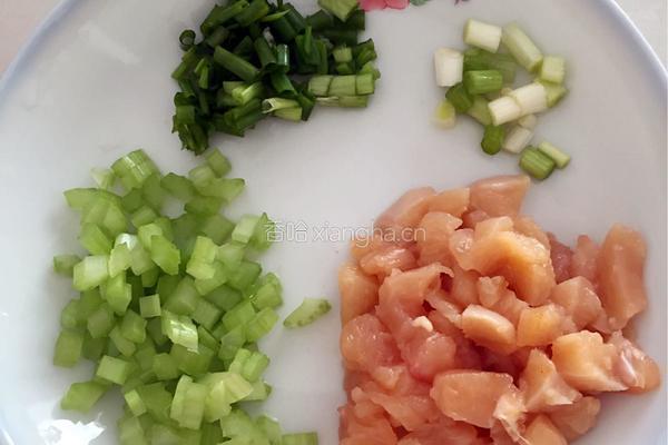 鸡胸肉炒饭的做法图解1