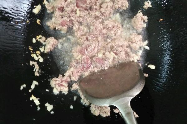 翻茄意粉的做法图解3