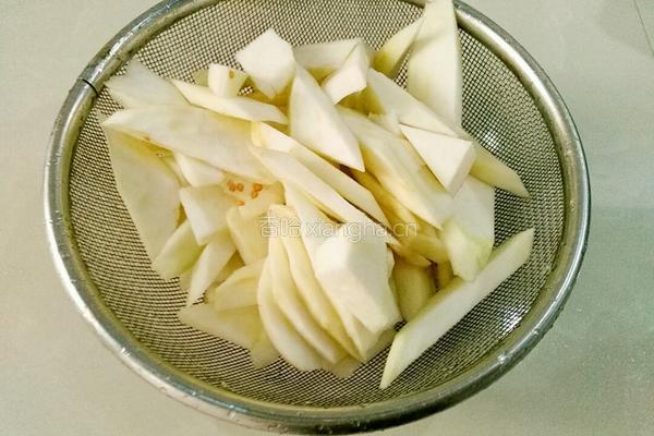  家常肉丁炒茄子的做法图解4