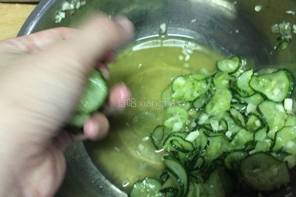 蒜泥黄瓜的做法图解4