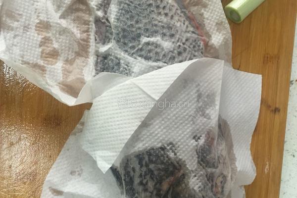 锡纸罗非鱼_烤箱菜的做法图解1