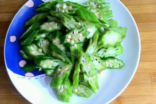 红辣椒炒秋葵的做法图解4