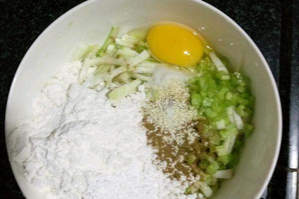 丝瓜烙的做法图解2