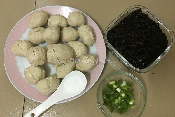 紫菜肉丸汤的做法图解5