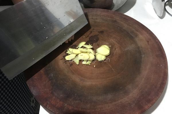 酸辣鱼的做法图解2