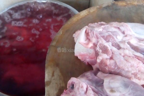凉拌猪心舌的做法图解1