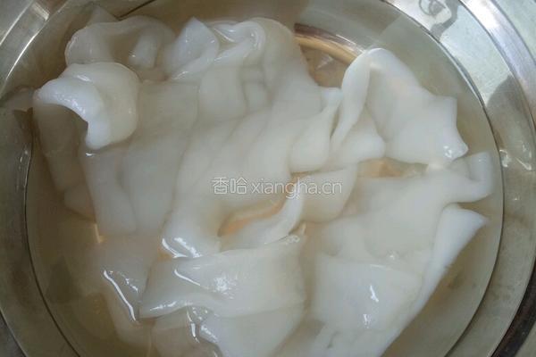 东北大凉皮拌黄瓜的做法图解1