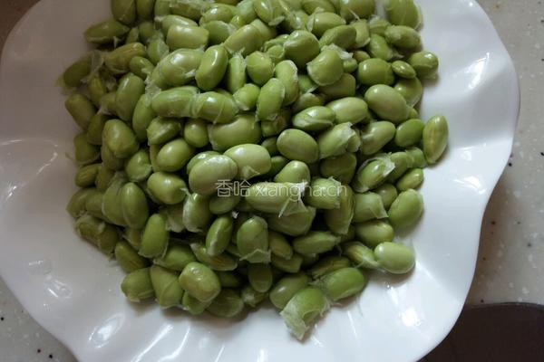 小炒毛豆的做法图解1