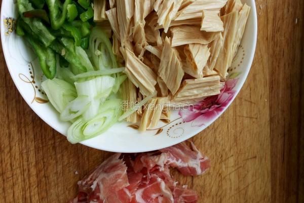 有机羊肉炒腐竹的做法图解5