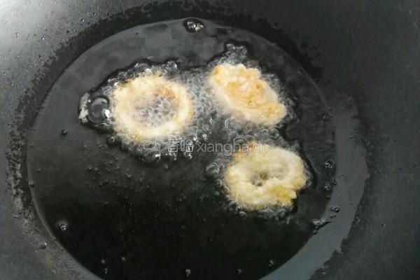 酥炸鱿鱼圈的做法图解8