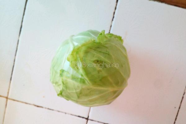 炝炒圆白菜的做法图解1