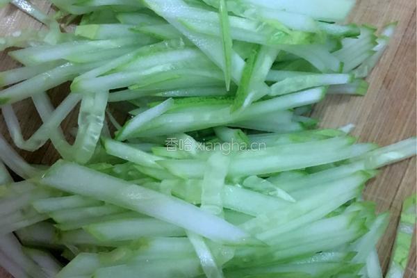 凉拌黄瓜鸡蛋的做法图解2