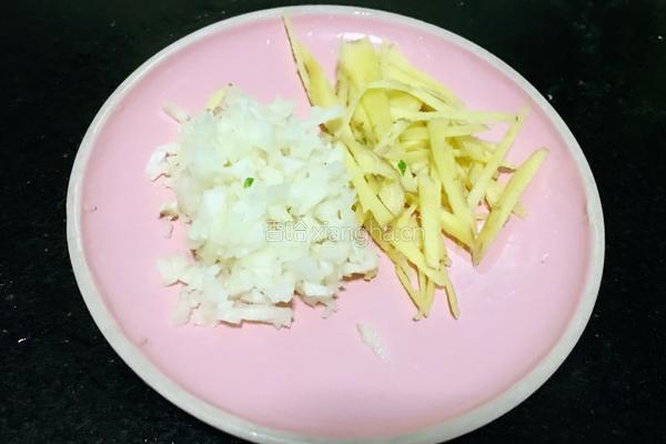 生爆盐煎肉的做法图解3