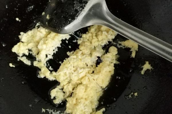 木耳鸡蛋虾仁饺子的做法图解3