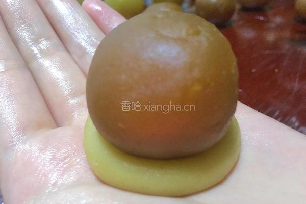 广式莲蓉蛋黄月饼的做法图解11