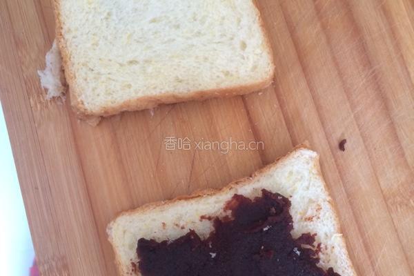豆沙面包片的做法图解2
