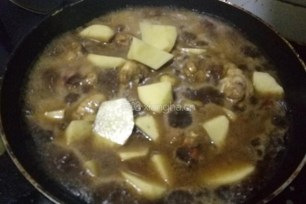 土豆红烧鸡的做法图解10