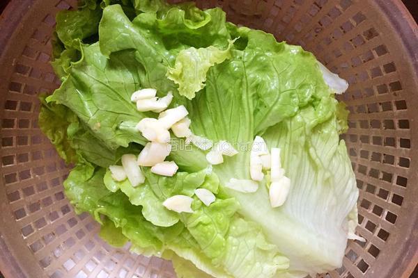 蒜蓉生菜的做法图解1