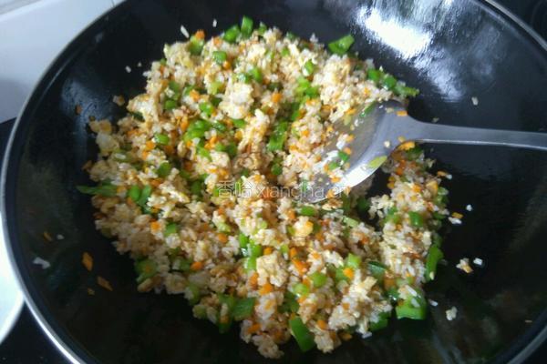菜椒胡萝卜蛋炒饭的做法图解12