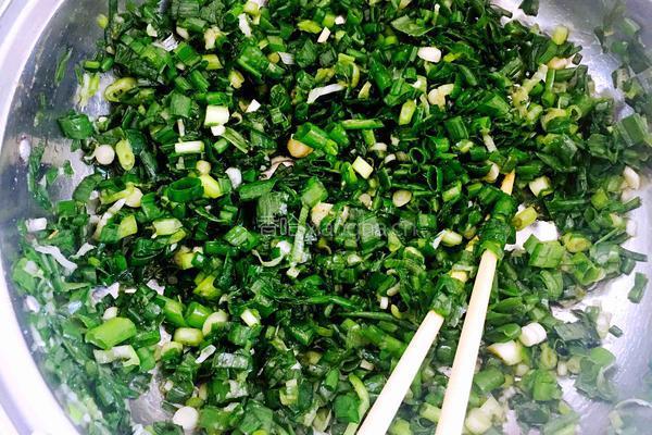葱花饼～的做法图解1