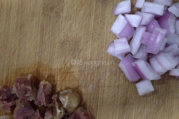 土豆香肠炒饭的做法图解3