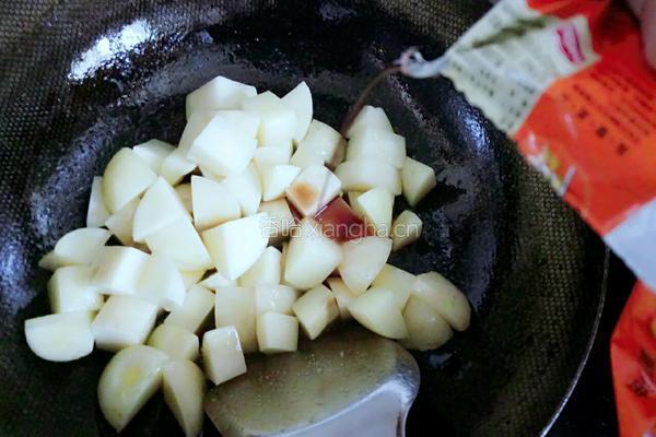 土豆香菇烧肉的做法图解5