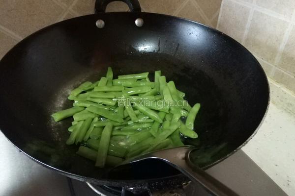 四季豆炒肉的做法图解7
