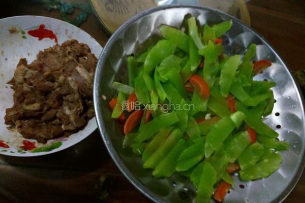 莴笋炒鸡腿肉的做法图解3