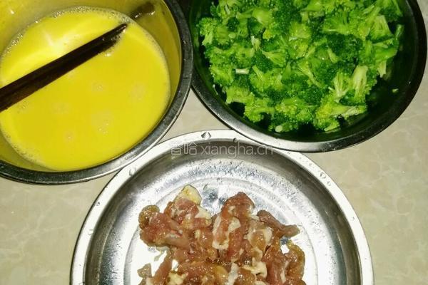 西兰花炒饭的做法图解2