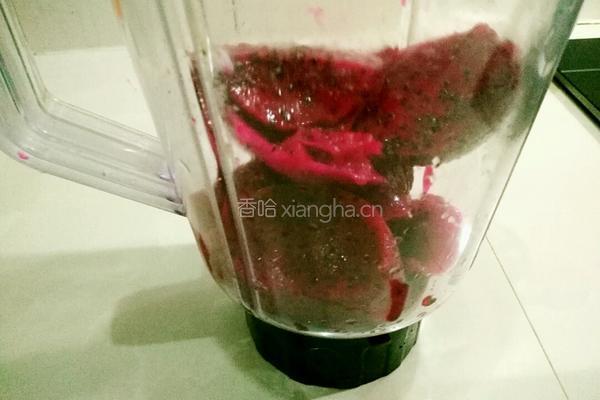 火龙果蜂蜜奶昔的做法图解4