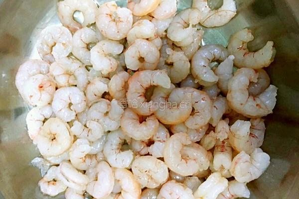 碗豆炒虾仁的做法图解2