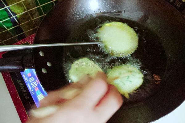 香脆韭菜饼的做法图解8