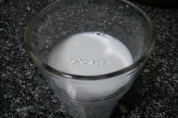 牛油果鲜奶奶昔的做法图解2