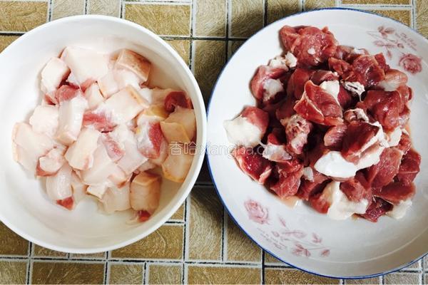 笋干烧肉的做法图解1
