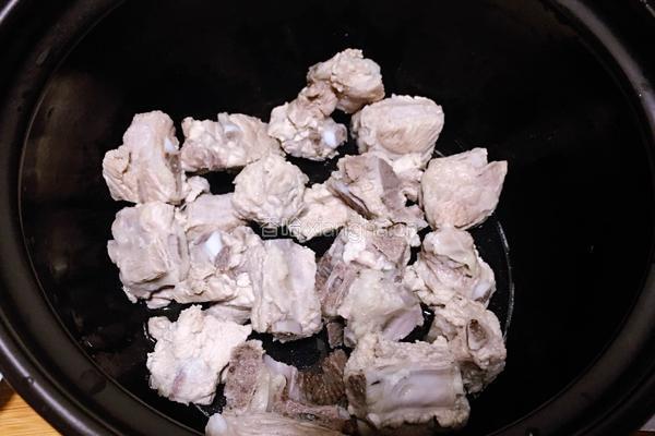 排骨杂粮菌汤的做法图解4