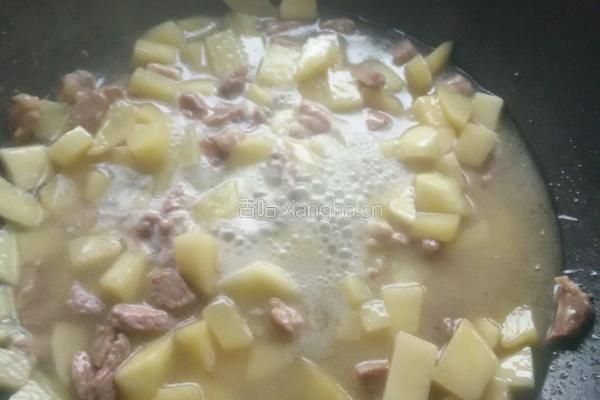 土豆闷饭的做法图解3