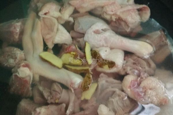 子姜鸭肉的做法图解1