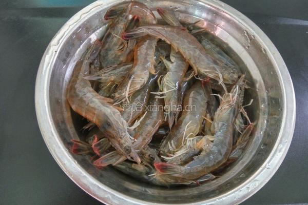 白灼虾的做法图解1