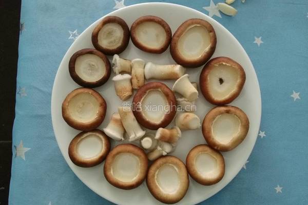 香菇酿肉的做法图解1