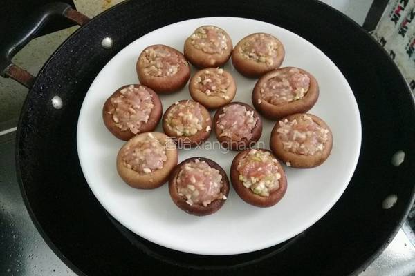 香菇酿肉的做法图解7